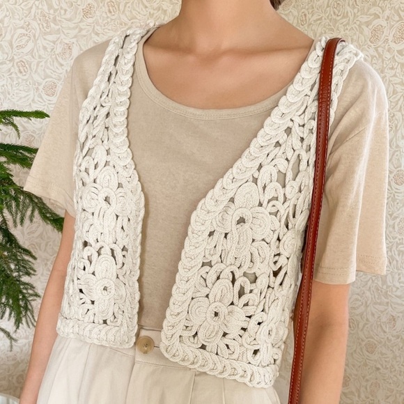 Anthropologie Cream Crochet Vest. Like New - Picture 1 of 9